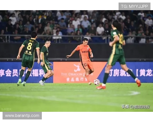 马德兴批评高温天气下超长补时不合理:当官的坐办公室吹空调忽视民众困境 马德兴批评高温天气下超长补时不合理:当官的坐办公室吹空调忽视民众困境