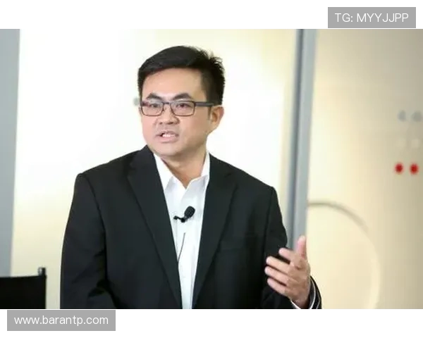 维卡里奥谈成长目标强调门将领导力并立志成为球队真正领袖